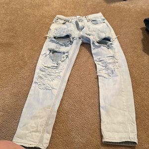 Light Wash Ripped Jeans